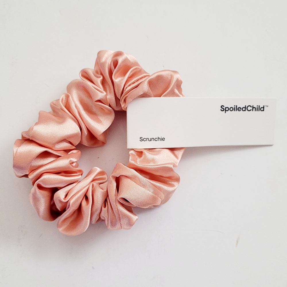 NEW Spoiled Child Peach Scrunchie🧡🩷